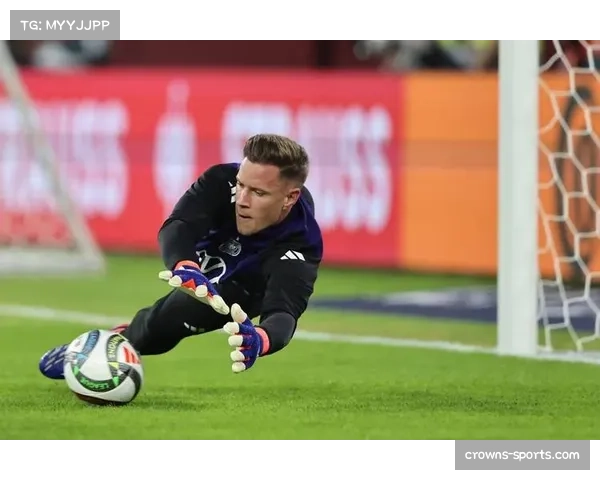 82岁意大利门将重返赛场为低级别球队奋战 不幸遗憾丢5球